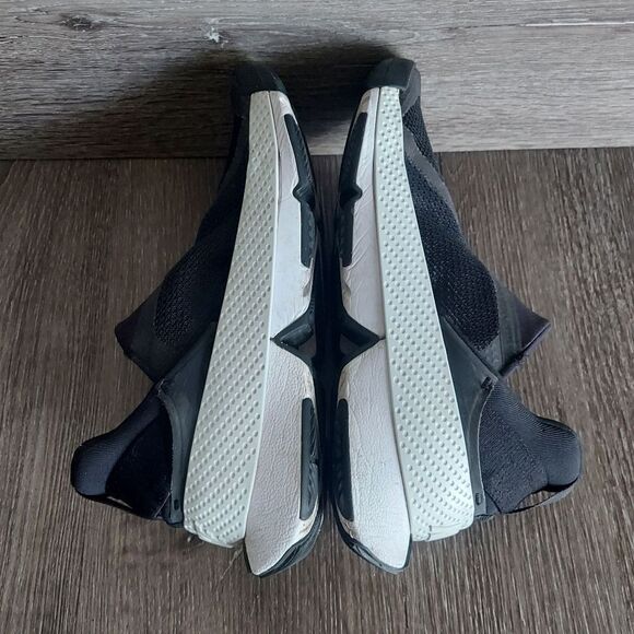 Nike Go FlyEase Easy Slip-On Sneakers Black & White Womens Size 8.5 - Picture 7 of 10